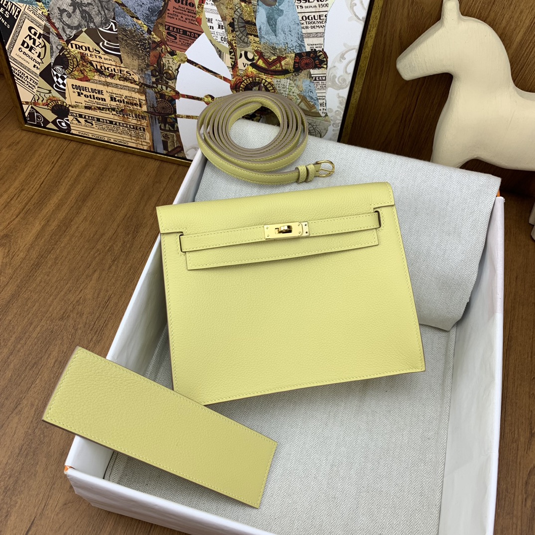 Hermes Kelly Danse Evercolor Bag In Jaune Poussin Color